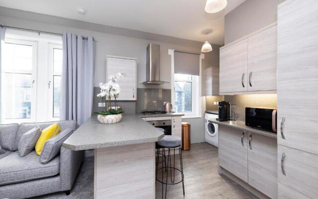 Stylish George Street Apartment