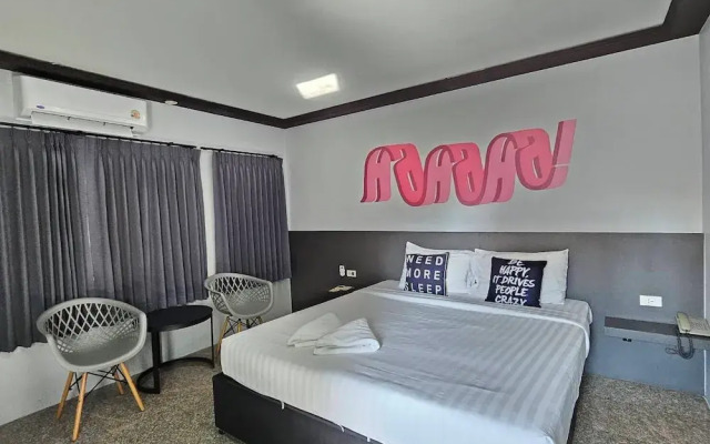 Paramount Palace Hotel Dannok