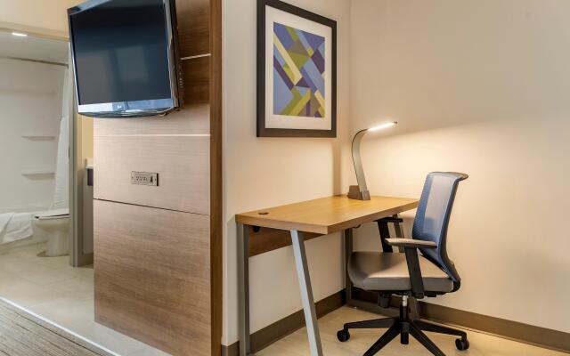 Holiday Inn Express Hotel & Suites Albuquerque Midtown by IHG