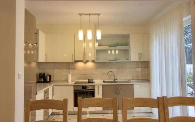 Luxury Villa Olivia with pool , 200m from the beach