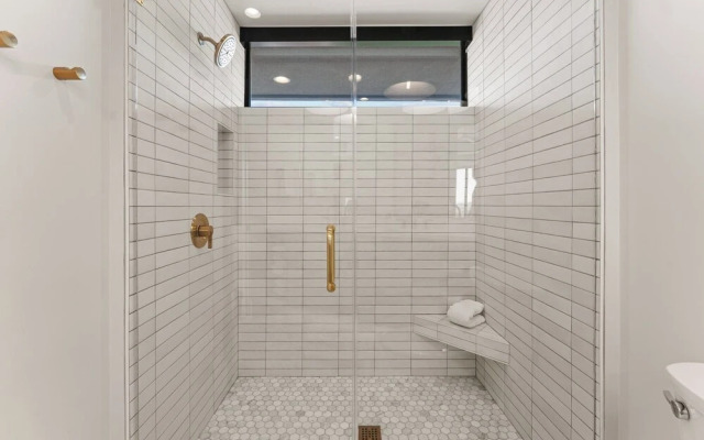 Black Desert Retreat 4 Bedroom Home