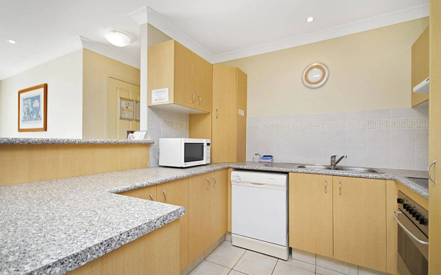 Golden Riviera Beach Resort