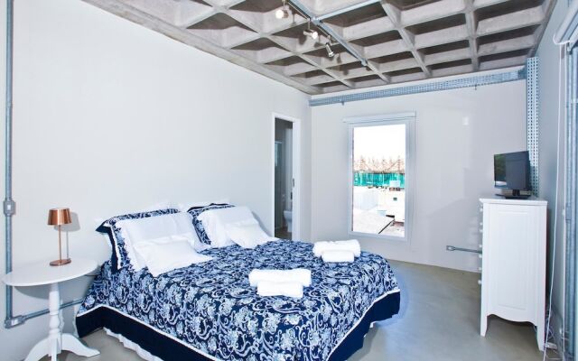 FL002 2 Bedroom Apartment By Senstay