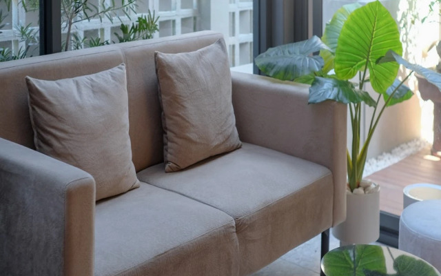 Sans Hotel RG Living Jogja by RedDoorz