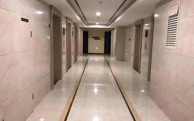 Suining's Monday 8 hotel, Wanda Plaza