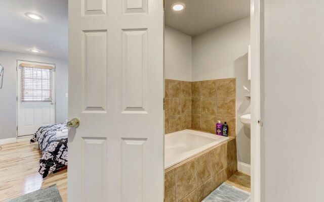 Upscale Home W/rooftopdeck&parking Near Stadiums