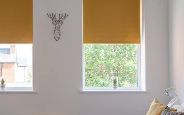 Victory Apartment by RentMyHouse