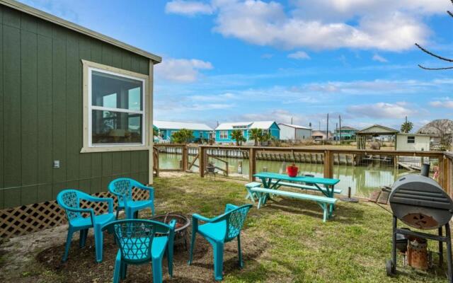 Wine Down on the Bay