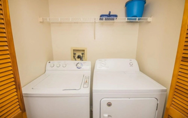 Charles' Sweetwater Club Condo