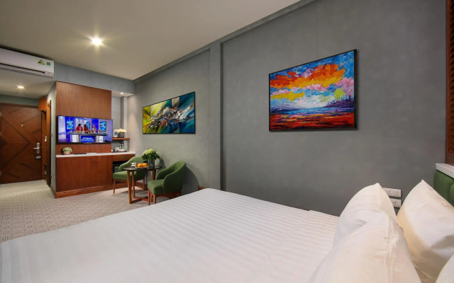 Hanoi La Selva Central Hotel