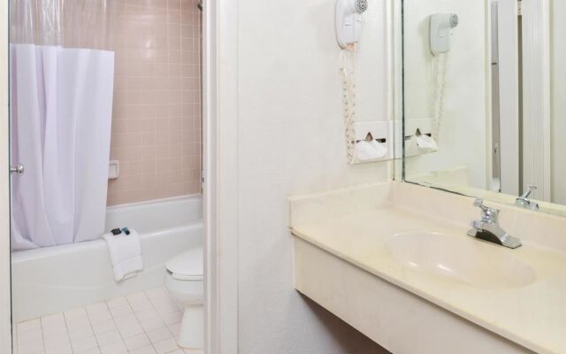 Americas Best Value Inn - Williamsburg/Lightfoot Area