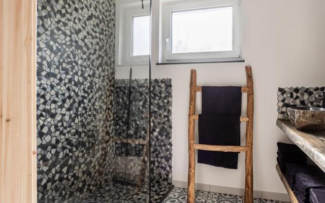 Snug holiday home in Weißbriach with terrace
