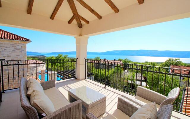 Lurda in Linardići with 4 bedrooms and 2 bathrooms