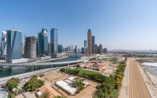 Superhost - Stunning Canal And City Views From This Condo