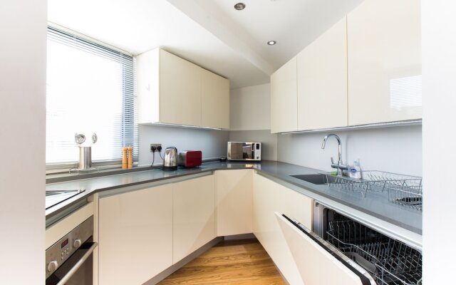 Luxury 2bed Apartment in Kensington A1