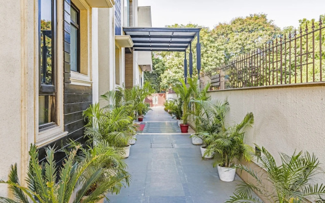 Royal Residence On MG Road