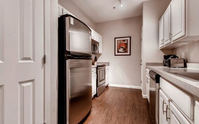 Bluebird Suites in Downtown Providence