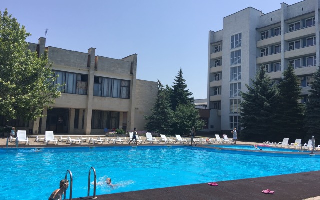 Yuzhny (Nikolaevka)