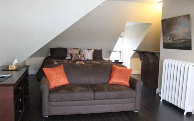 Dolans Inn & Suites
