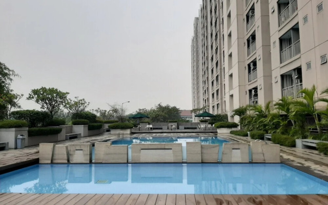 Comfy 2BR with Modern Design Bintaro Park View Apartment