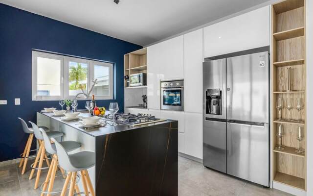 NEW 6 Bedroom Villa 2min Eagle Beach Palm Beach
