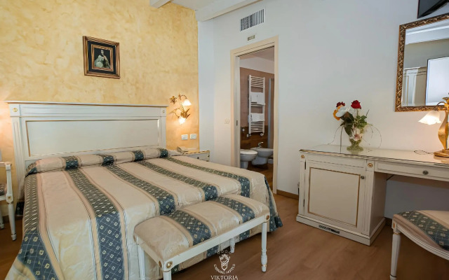 Viktoria Palace Hotel