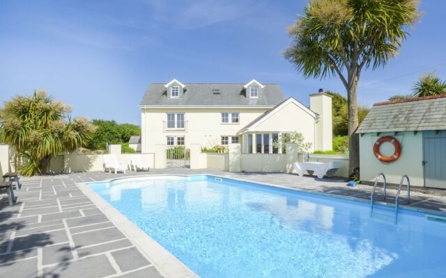 Rainbows End House