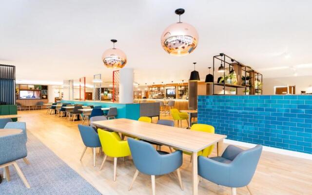 Holiday Inn London - Luton Airport by IHG