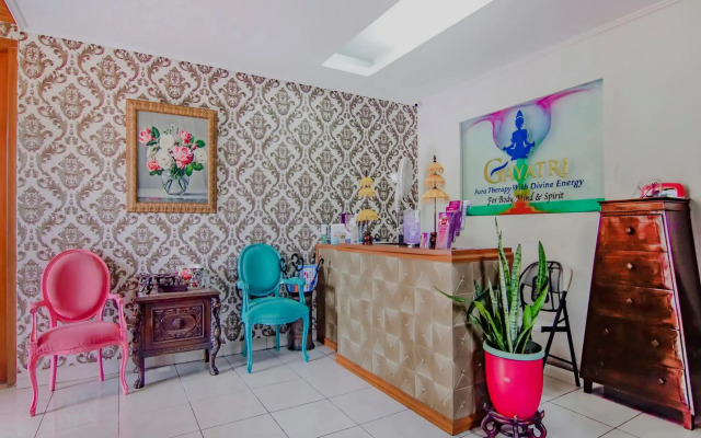 OYO 90094 Gayatri Residence