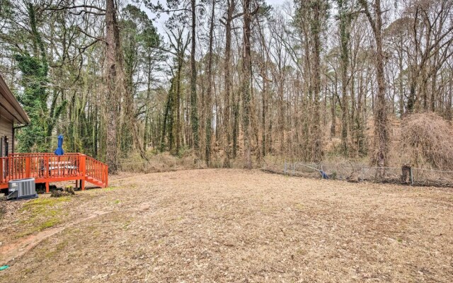 Atlanta Retreat w/ Deck in Greenbriar Area!