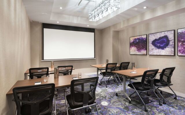 Hilton Garden Inn Ottawa Downtown