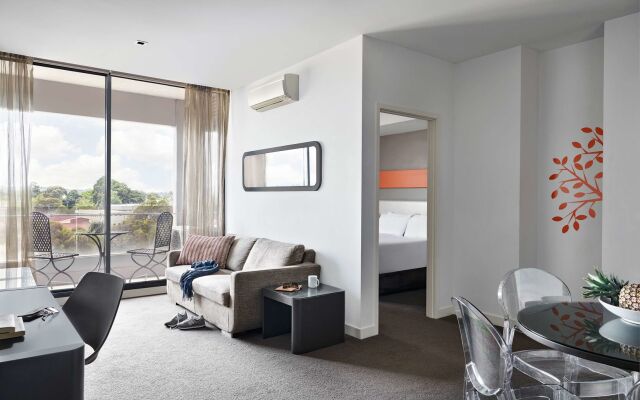 Dandenong Central Apartment Hotel
