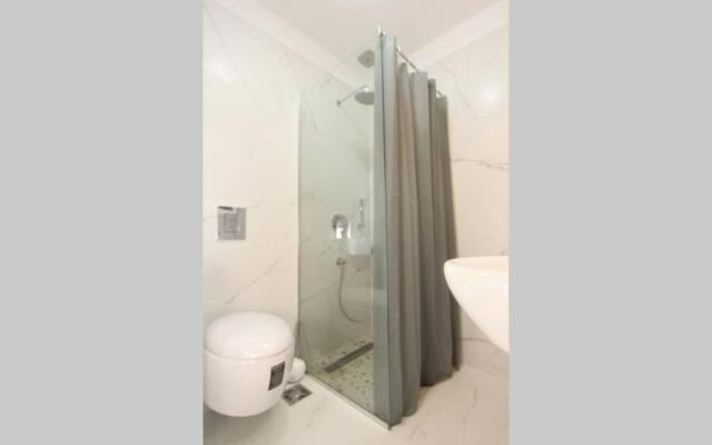 1 BR apartment with spacious terrace