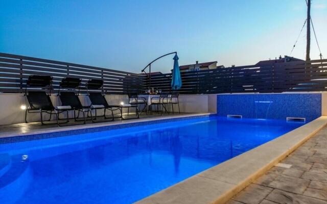 Zdene - private pool - A2(6)