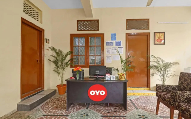OYO 87614 Altima Suites