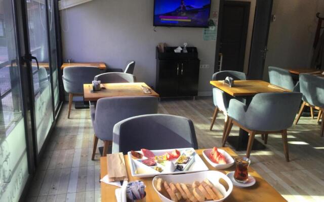 Class Hotel