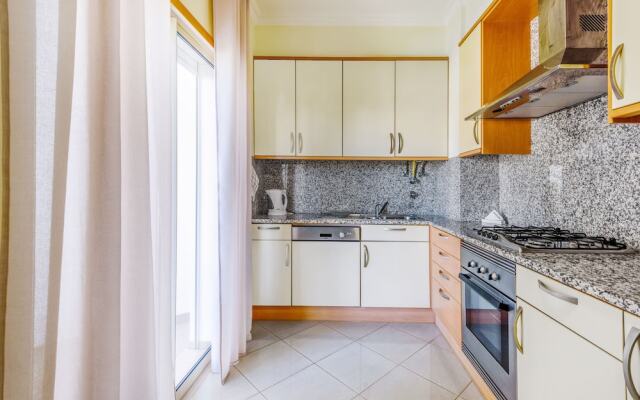 Sea view Apartment with 3 spacious Terraces & 2 Swimming pools