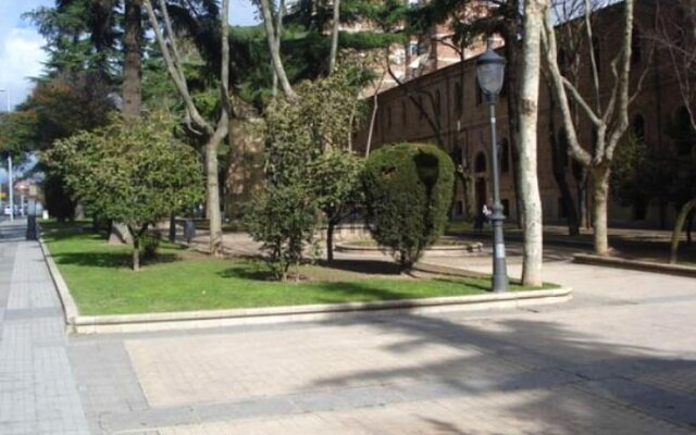 Apartment With One Bedroom In Salamanca With Enclosed Garden And Wifi