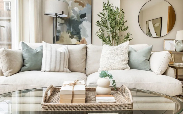 Stylish 3Bd Townhouse In Central Winchester