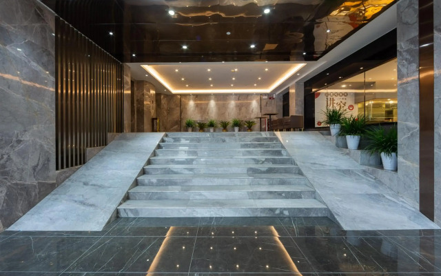 Warmyes Business Hotel