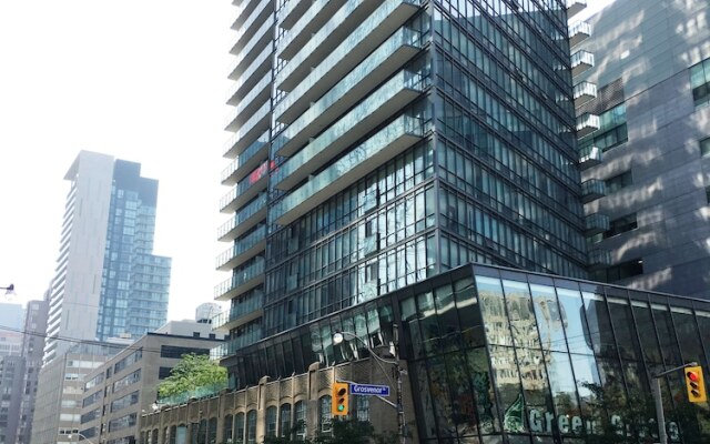Furnished Condo Toronto by Teristo