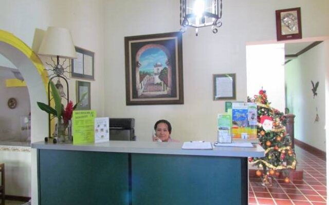 Hotel Villa Serena Flor Blanca