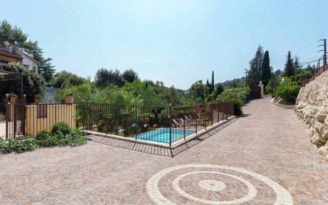 Magnificent Villa In Vence with Swimming Pool