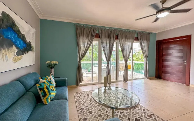 Incredible 3 BR Penthouse w BBQ Jacuzzi