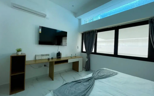Cozy 2 BR Aparment With Private Pool