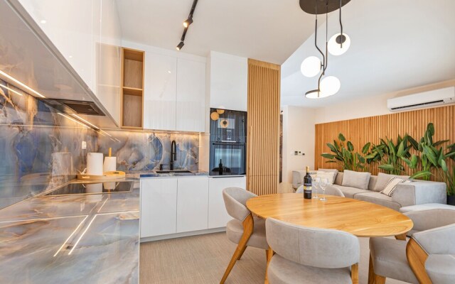 Ragusa Sea View apartment by DuHomes