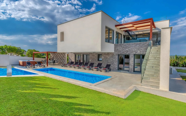 Leon's Holiday Homes Villa 3