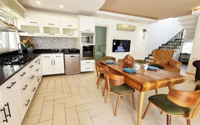 Exceptional Villa With Private Pool in Antalya