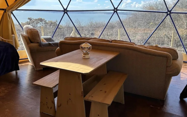 Geodome Glamping With sea Views Near Pendine