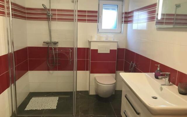 Zdene - private pool - A2(6)